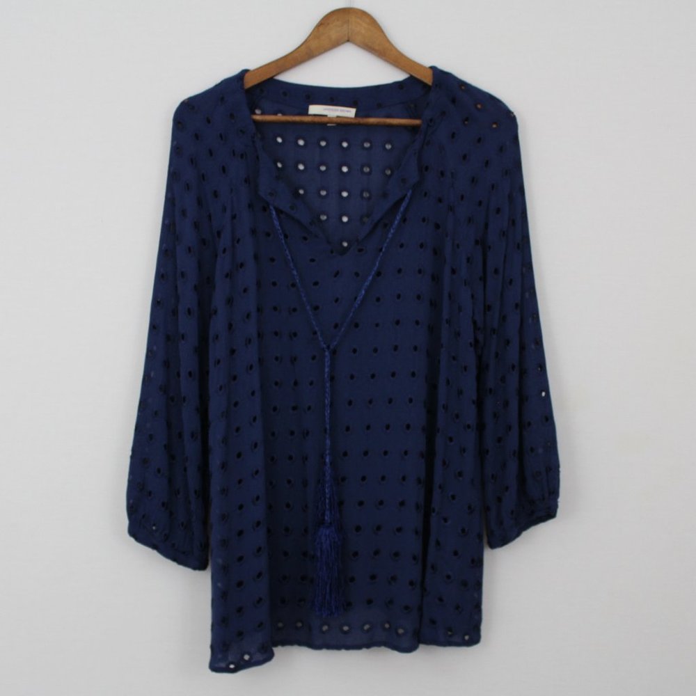 💥⬇️$40 Lavender Brown Navy Blue Circle Eyelet Top